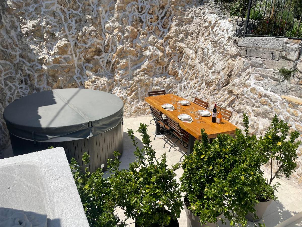 Krka Waterfalls سكرادين المظهر الخارجي الصورة